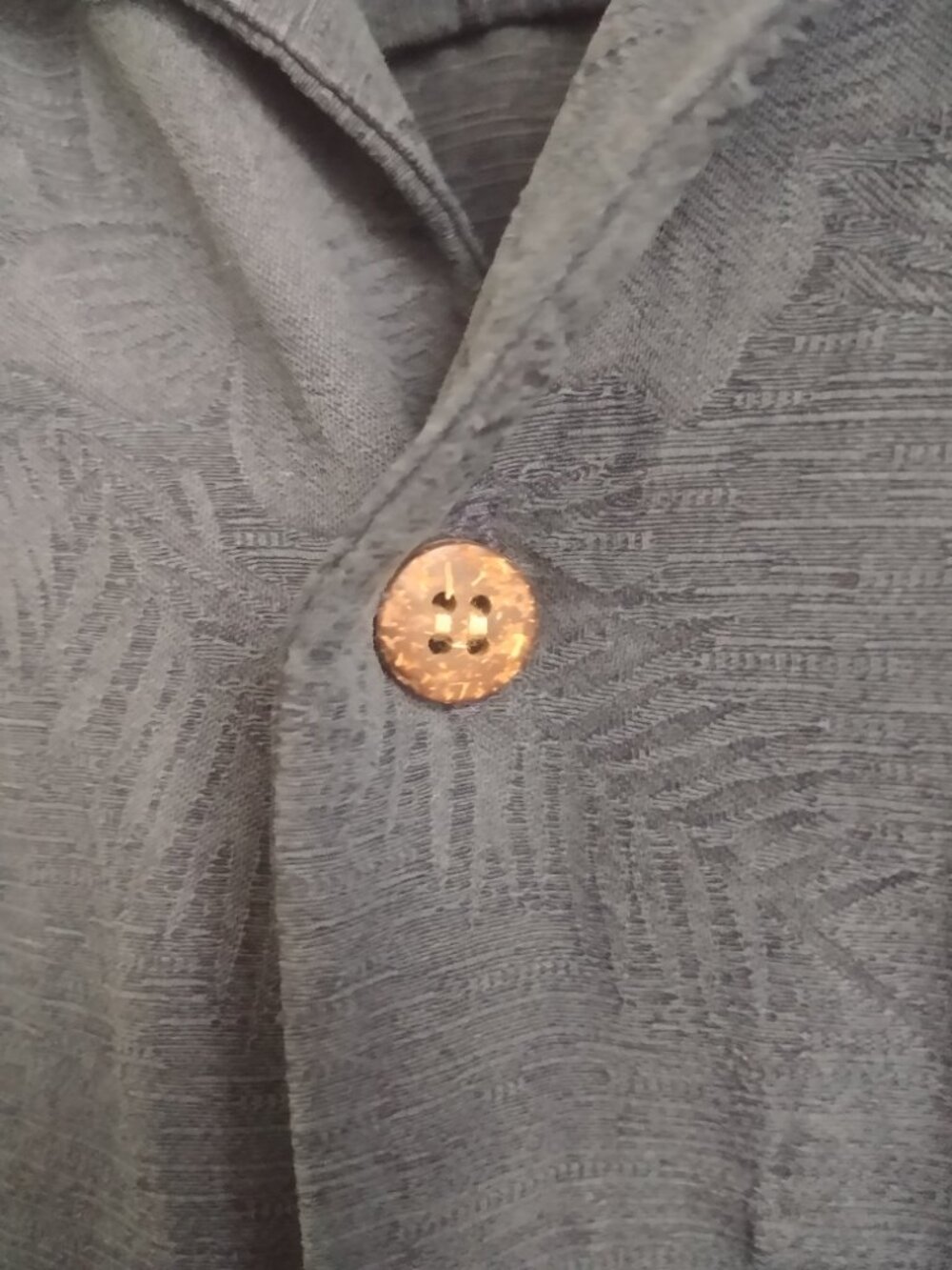 Tommy Bahama Men's Large 100% silk short sleeve button down shirt dark navy blue - Picture 8 of 14